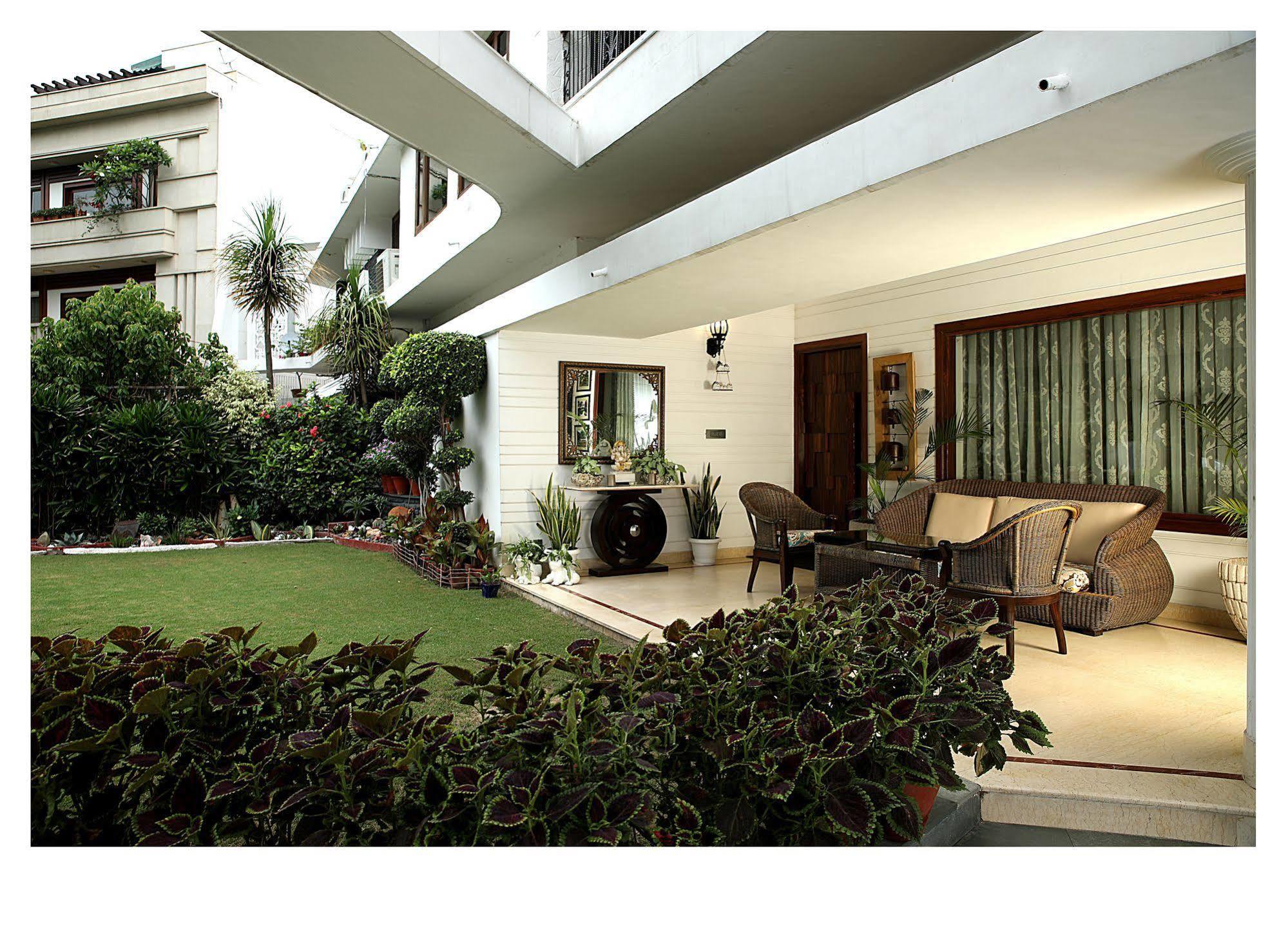 Ahuja Residency Golf Links Hotel New Delhi Exterior photo