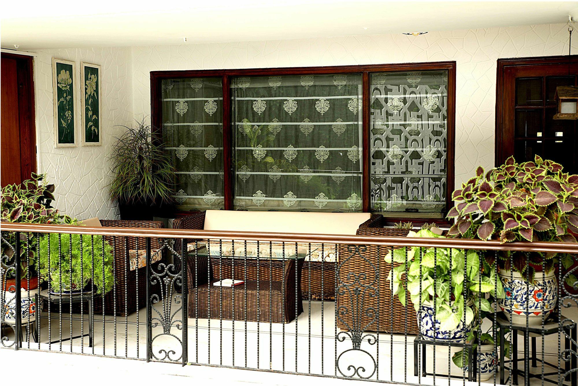 Ahuja Residency Golf Links Hotel New Delhi Exterior photo